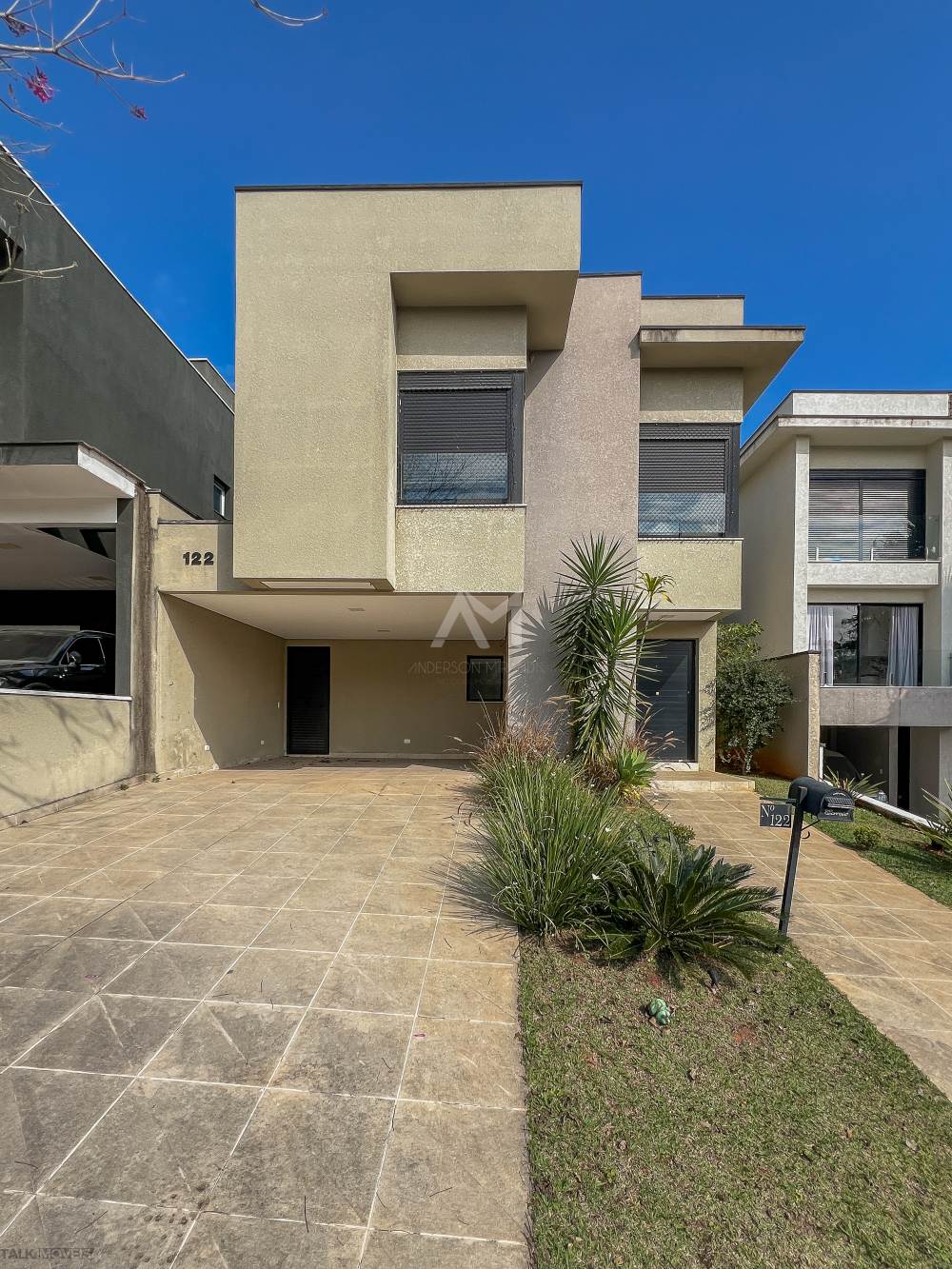 Casa em Condomínio New Ville Santana de Parnaiba 